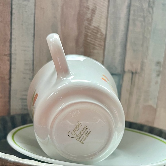 Corelle corning strawberry sundae tea cup and saucer - Picture 2 of 4